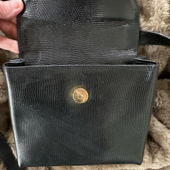 Salvatore Ferragamo BLACK Lizard
Embossed Leather Gancini Flap Crossbody Bag - Picture 10 of 14